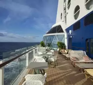 9-Le bar de la piscine