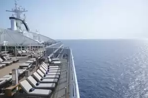 4-MSC YACHT CLUB POOL & MSC YACHT CLUB SUNDECK & POOL