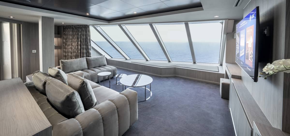 5- THE MSC YACHT CLUB <br> PRESTIGIOUS SUITES AND TOTAL RELAXATION