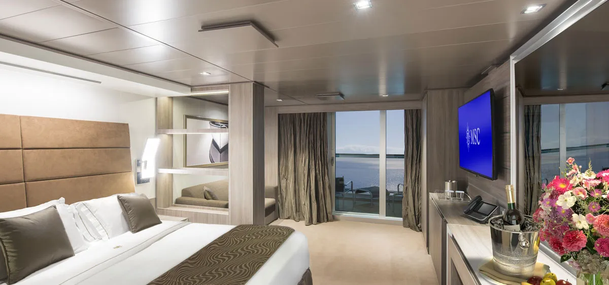 8-MSC YACHT CLUB <br> THE EXCLUSIVE COMPLEX ON MSC SEASIDE