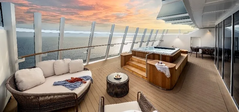 5- THE MSC YACHT CLUB <br> PREMIUM STAYS, EXCLUSIVE AMBIANCE