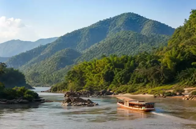Mekong between Huay Xai and Luang Prabang