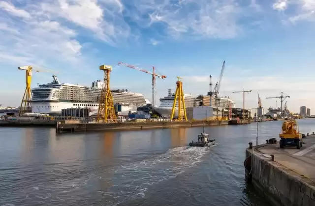 Saint-Nazaire and its shipyards