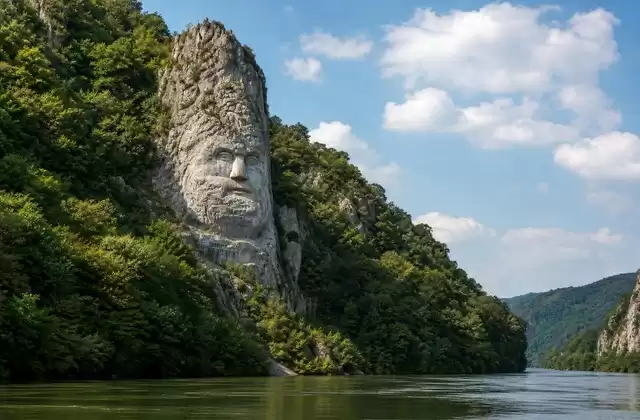 Statue of Decebalus