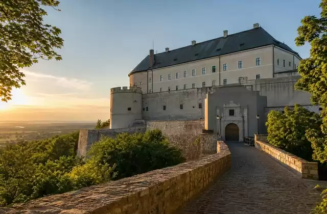 Červený Kameň Castle