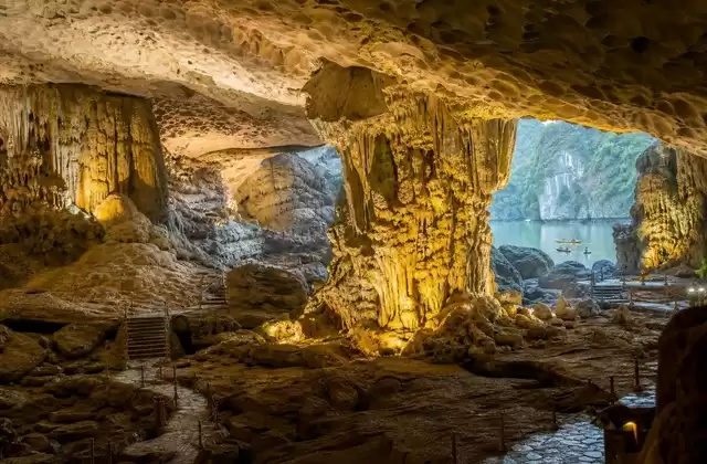Sung Sot Cave