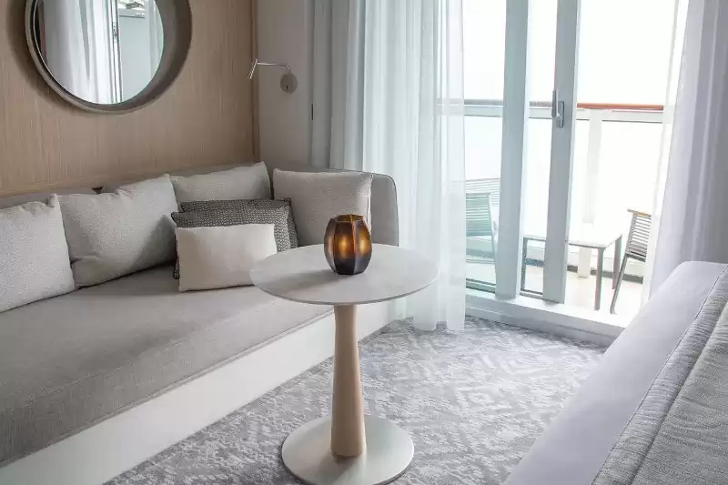 Deluxe Suite Deck 6