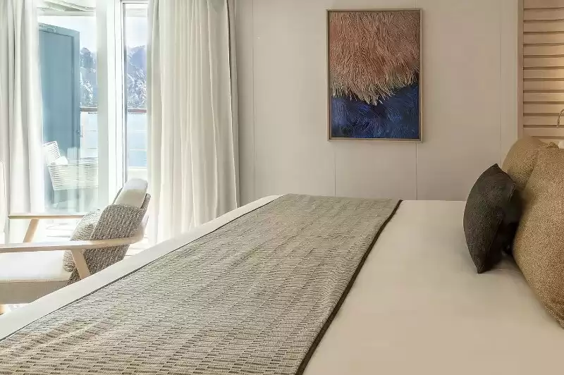 Privilege Suite Deck 6