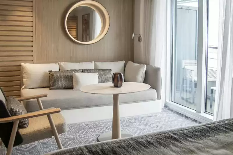 Privilege Suite Deck 5