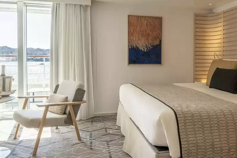 Privilege Suite Deck 5