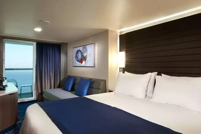 Balcony Suite with bow view