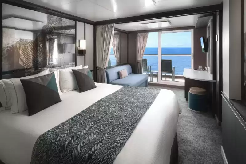 Balcony Club Suite