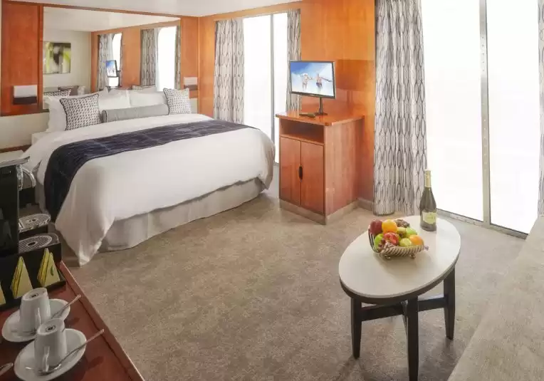 Family suite with obstructed view 