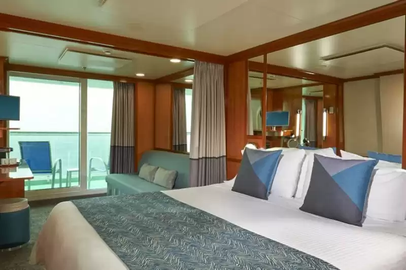 Balcony Club Suite