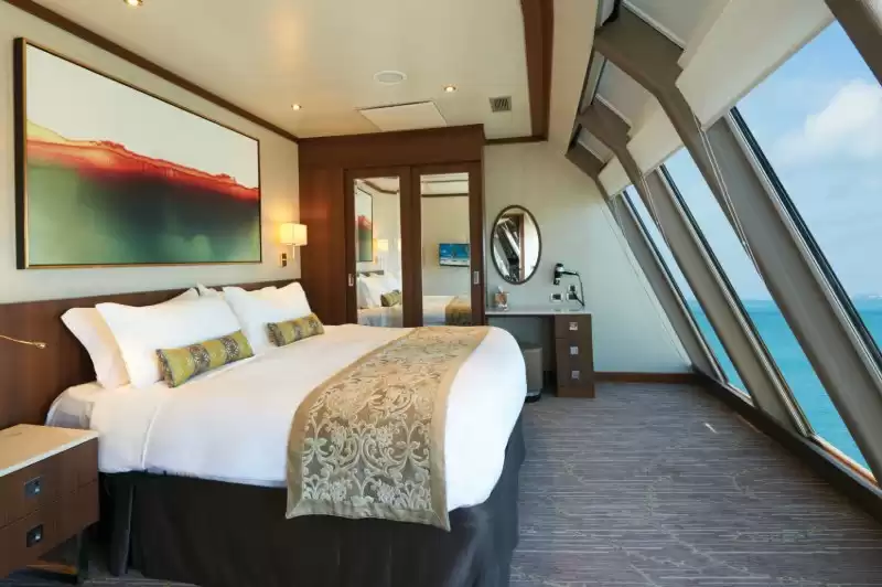 Deluxe Owner's Suite