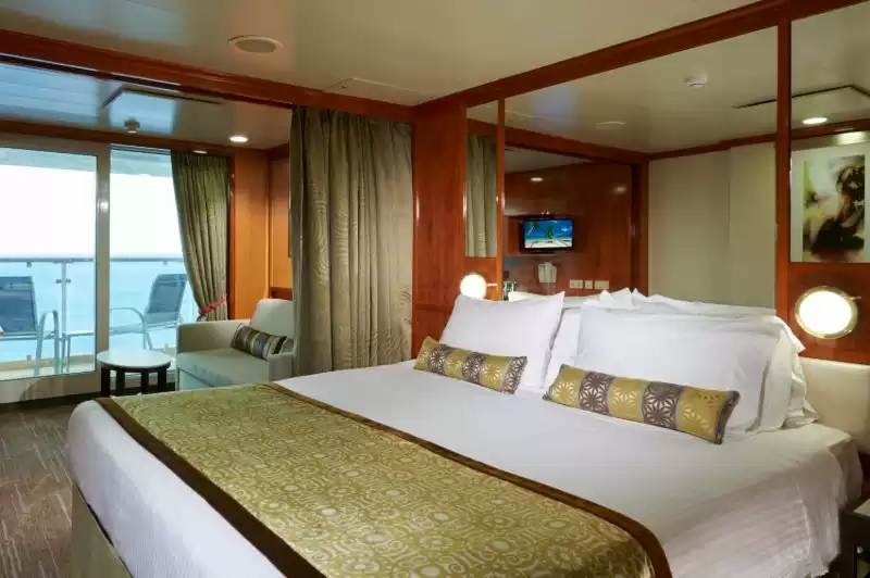 Balcony Suite with bow view