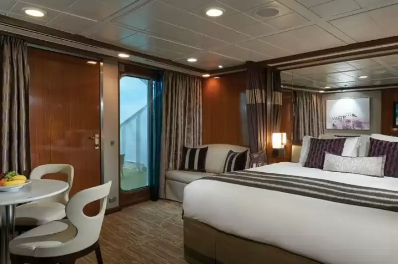 Penthouse deluxe suite with large balcony with bow view