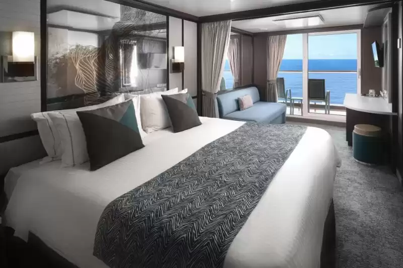 Suite Club Balconwith stern view