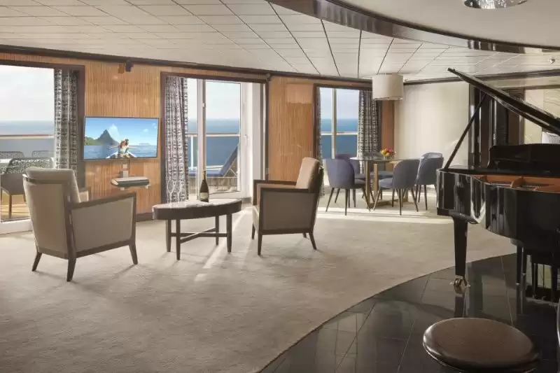 Deluxe Shipowner's Suite with large balcony