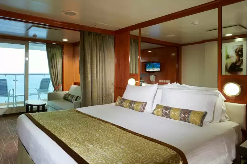 Balcony Club Suite